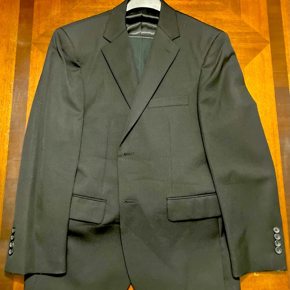 Mens Wearhouse Suit (Kenneth Cole brand)